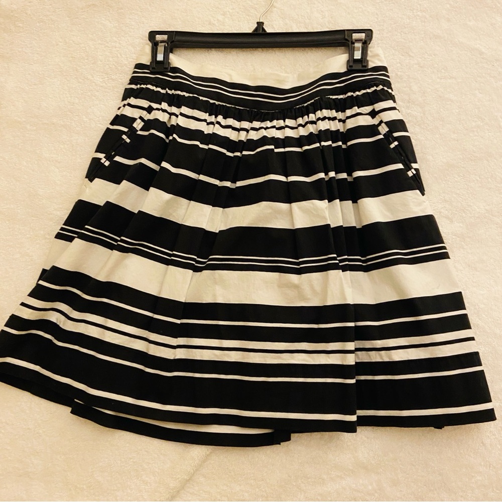 Banana Republic Black and White Mini Skirt Size 6 - Picture 3 of 7